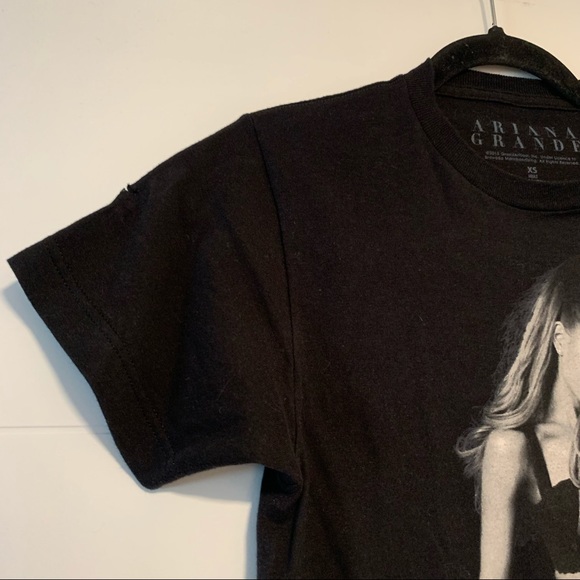 Ariana Grande Concert Tour Tee Shirt - Picture 2 of 12